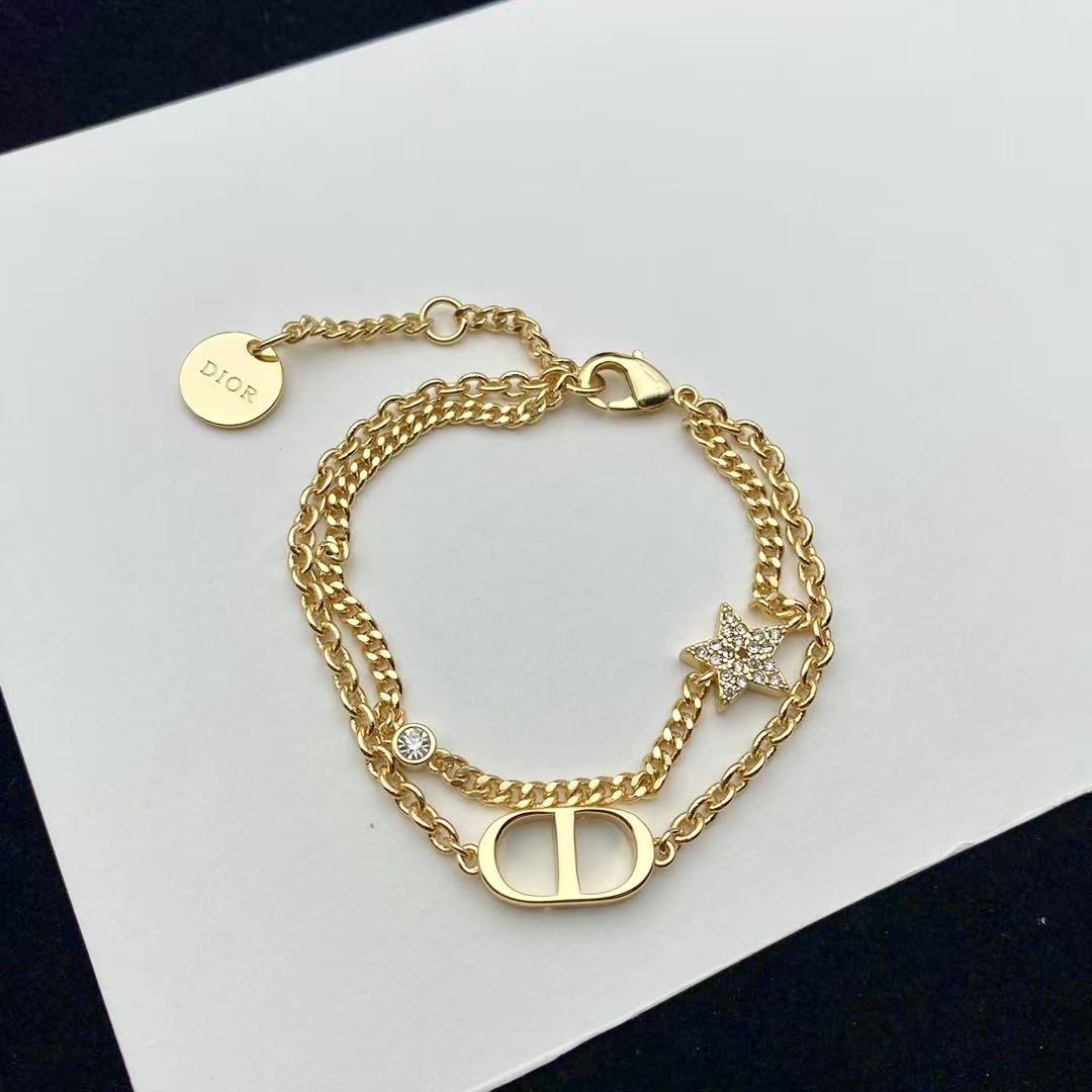 ᗡD 18K Gold Bracelet